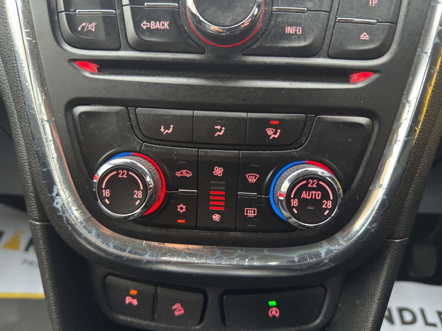 Used Vauxhall Mokka 2015 for sale - 77417620: Photo 24