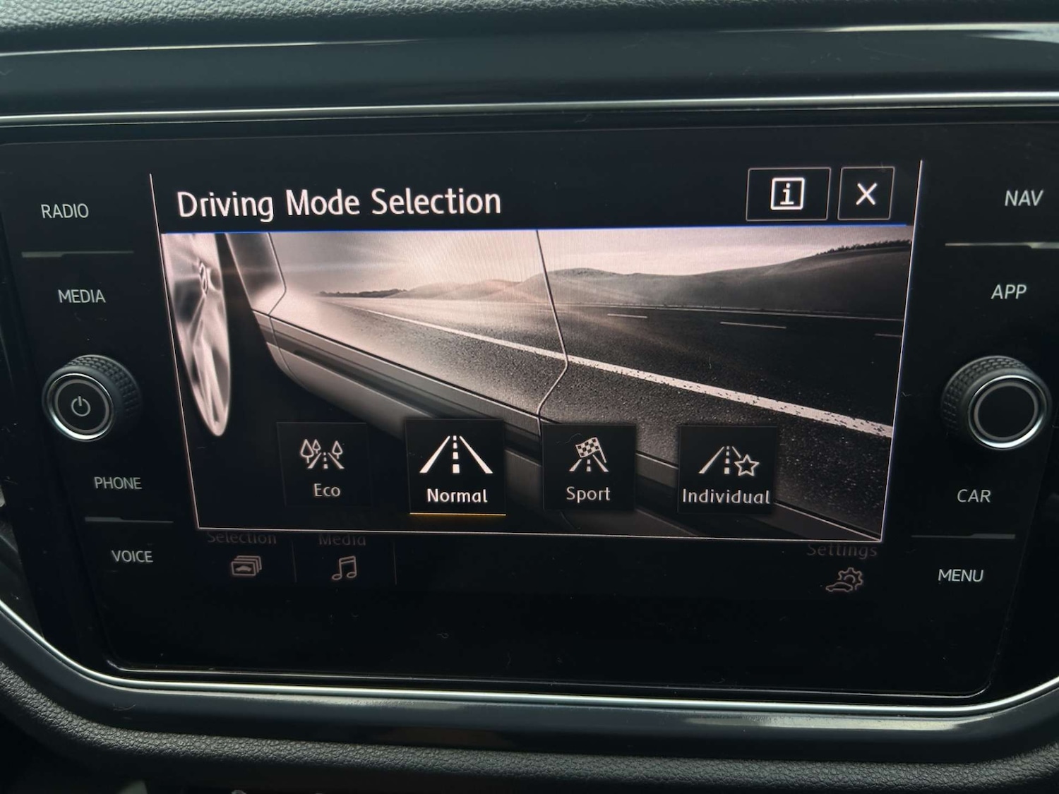 Used Volkswagen T-Roc 2018 for sale - 77262786: Photo 31