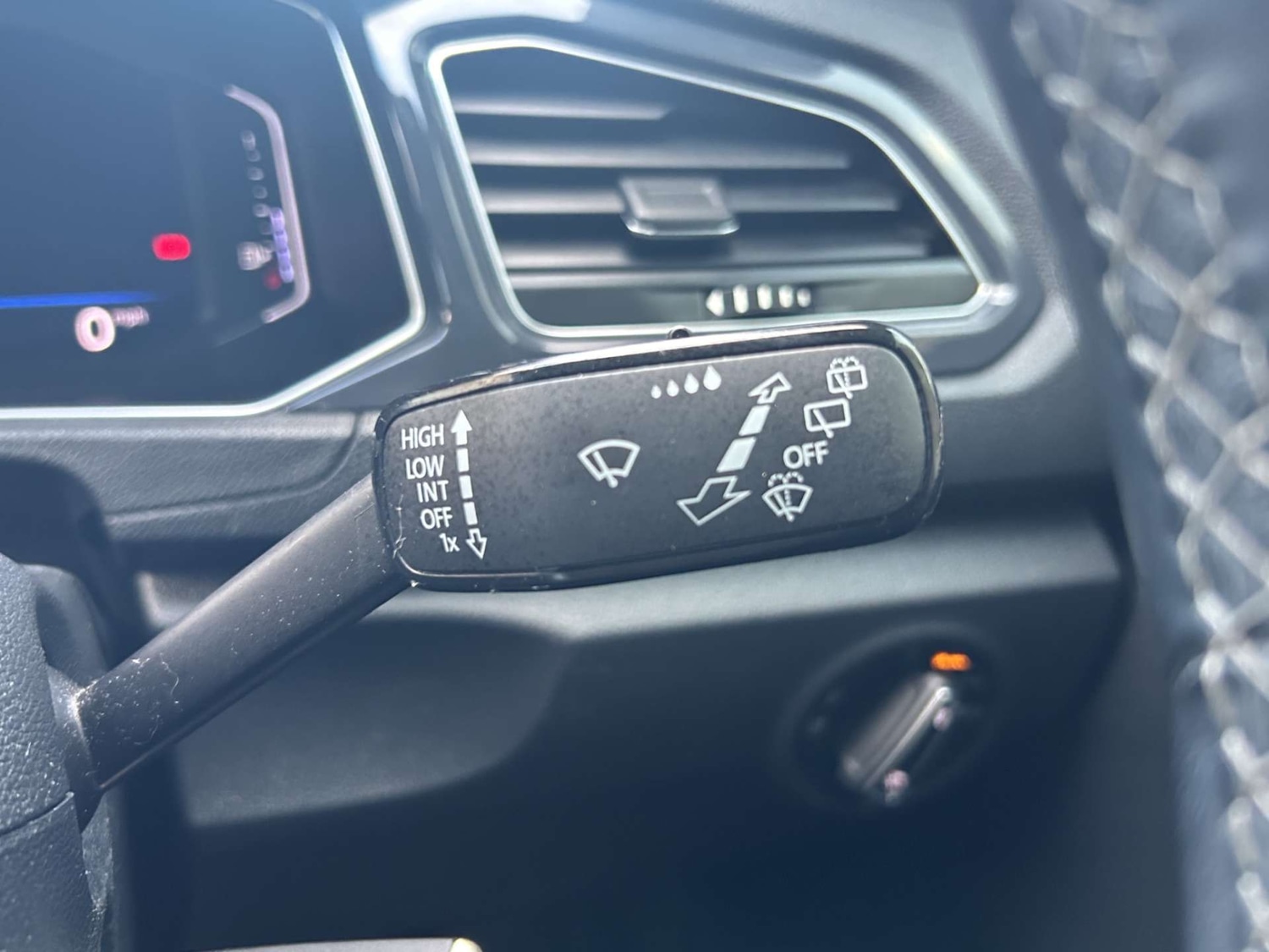 Used Volkswagen T-Roc 2018 for sale - 77262786: Photo 35