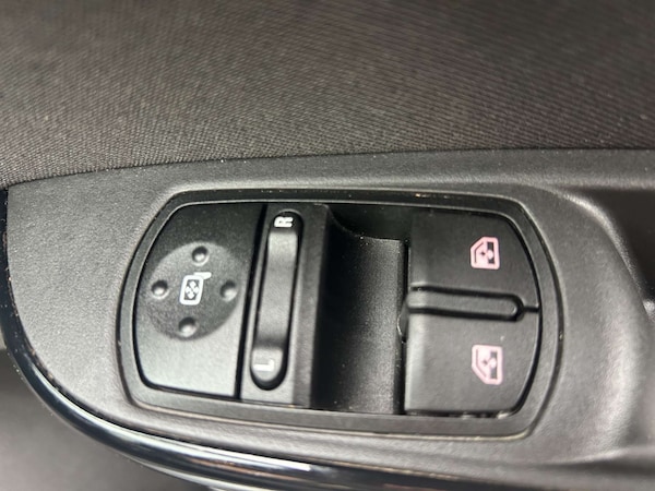 Used Vauxhall Corsa 2017 for sale - 76143244: Photo 36