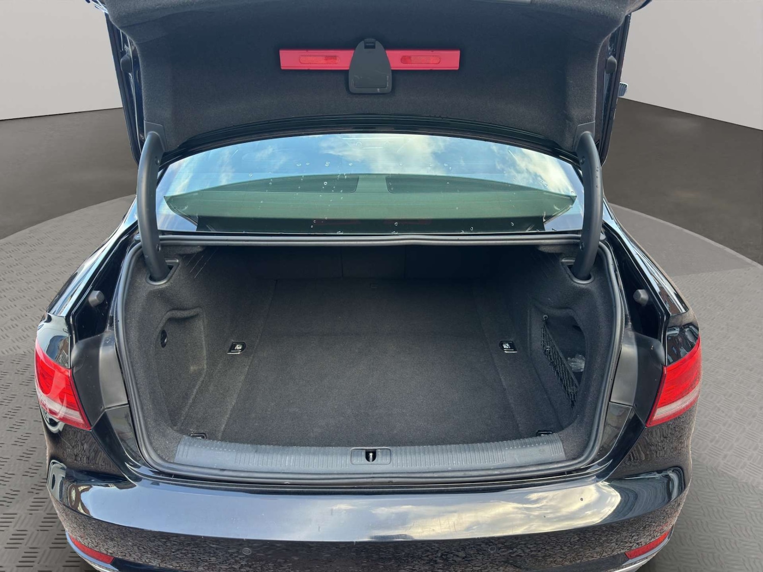 Used Audi A4 2019 for sale - 77567775: Photo 4