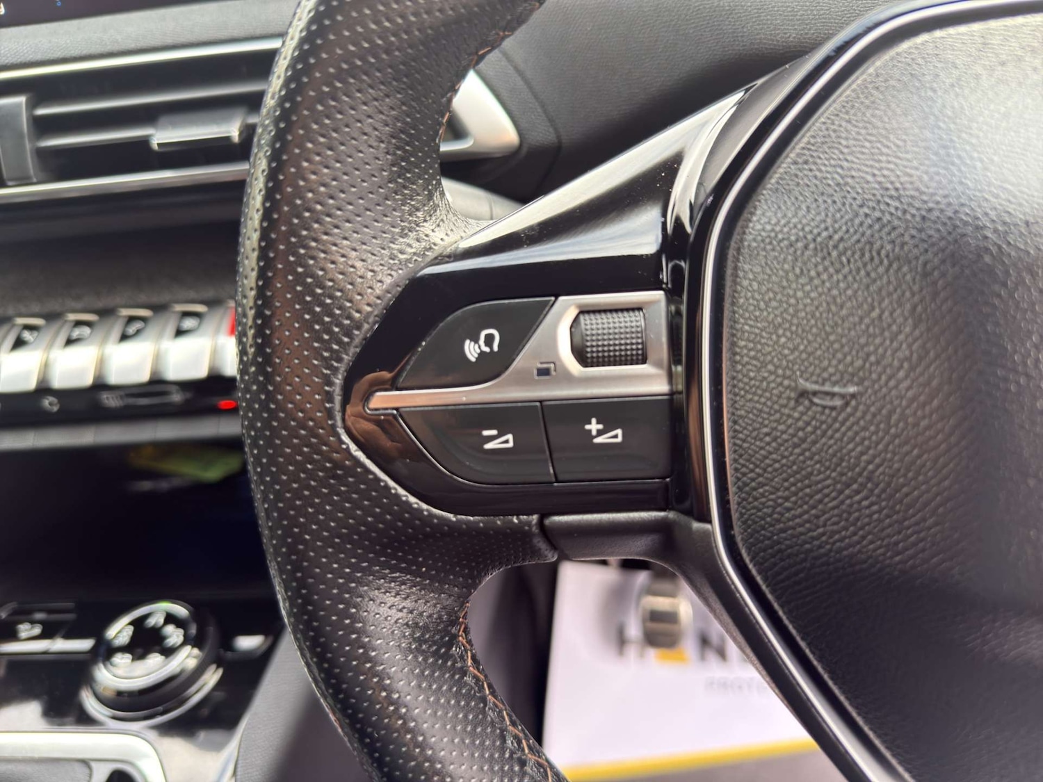 Used Peugeot 3008 2018 for sale - 76931766: Photo 32