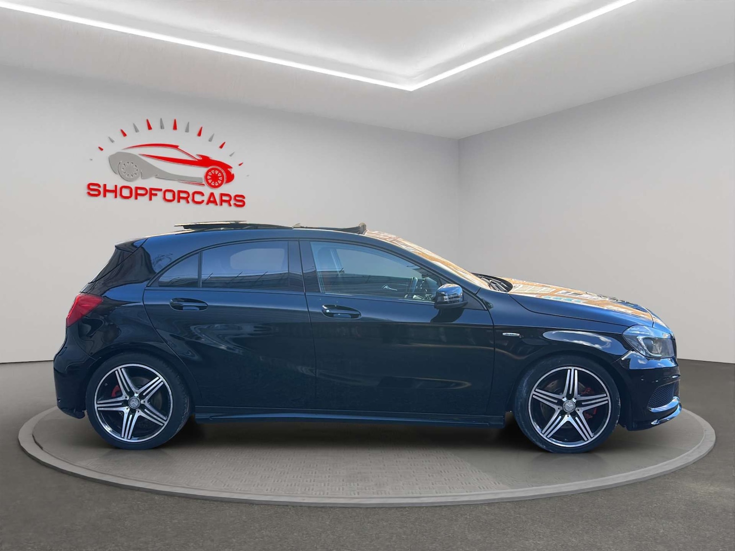 Used Mercedes-Benz A-Class 2015 for sale - 76437878: Photo 4