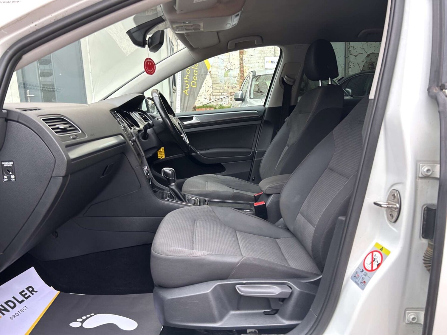 Used Volkswagen Golf 2017 for sale - 78106679: Photo 17