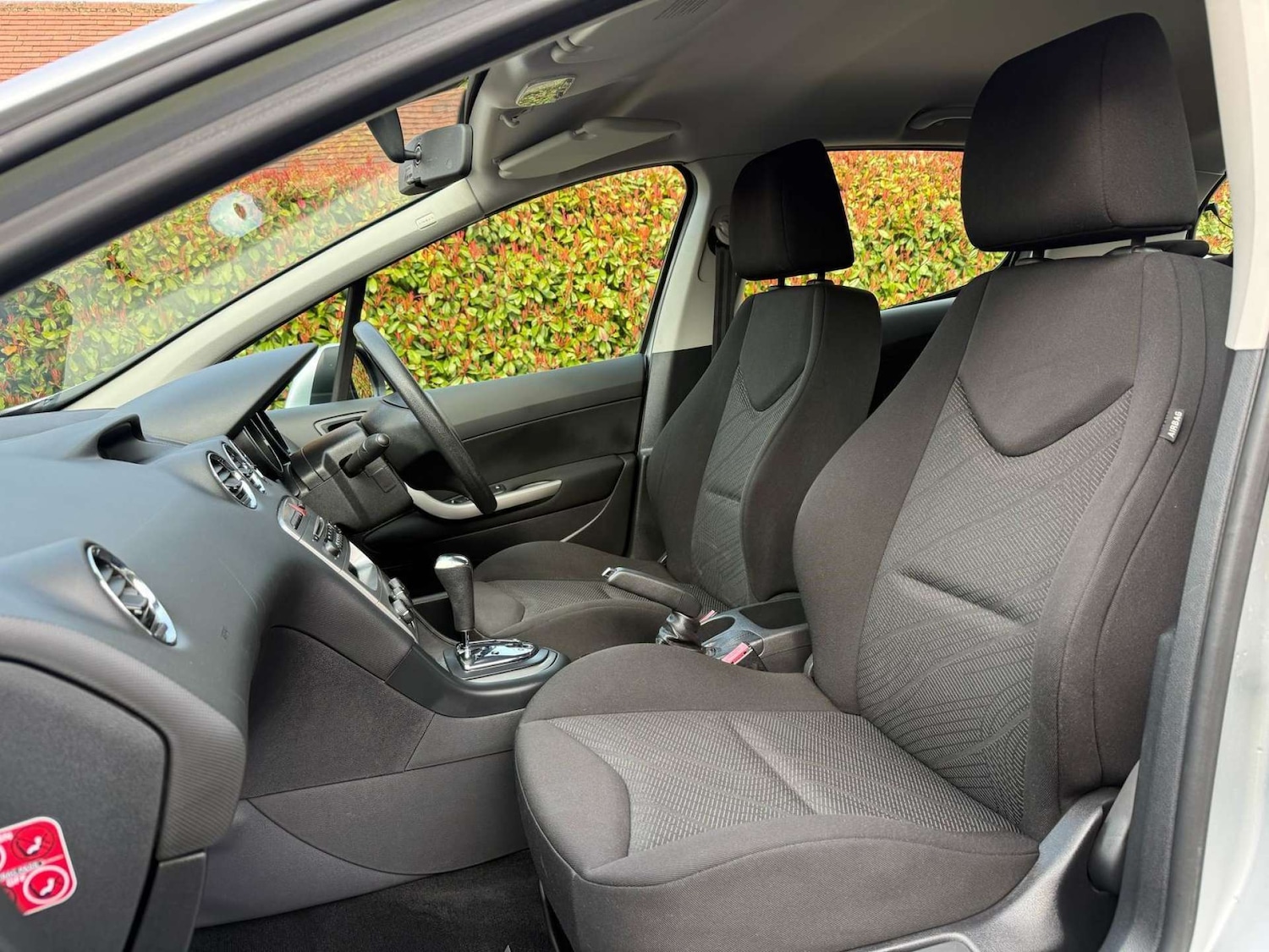 Used Peugeot 308 2010 for sale - 76565669: Photo 18