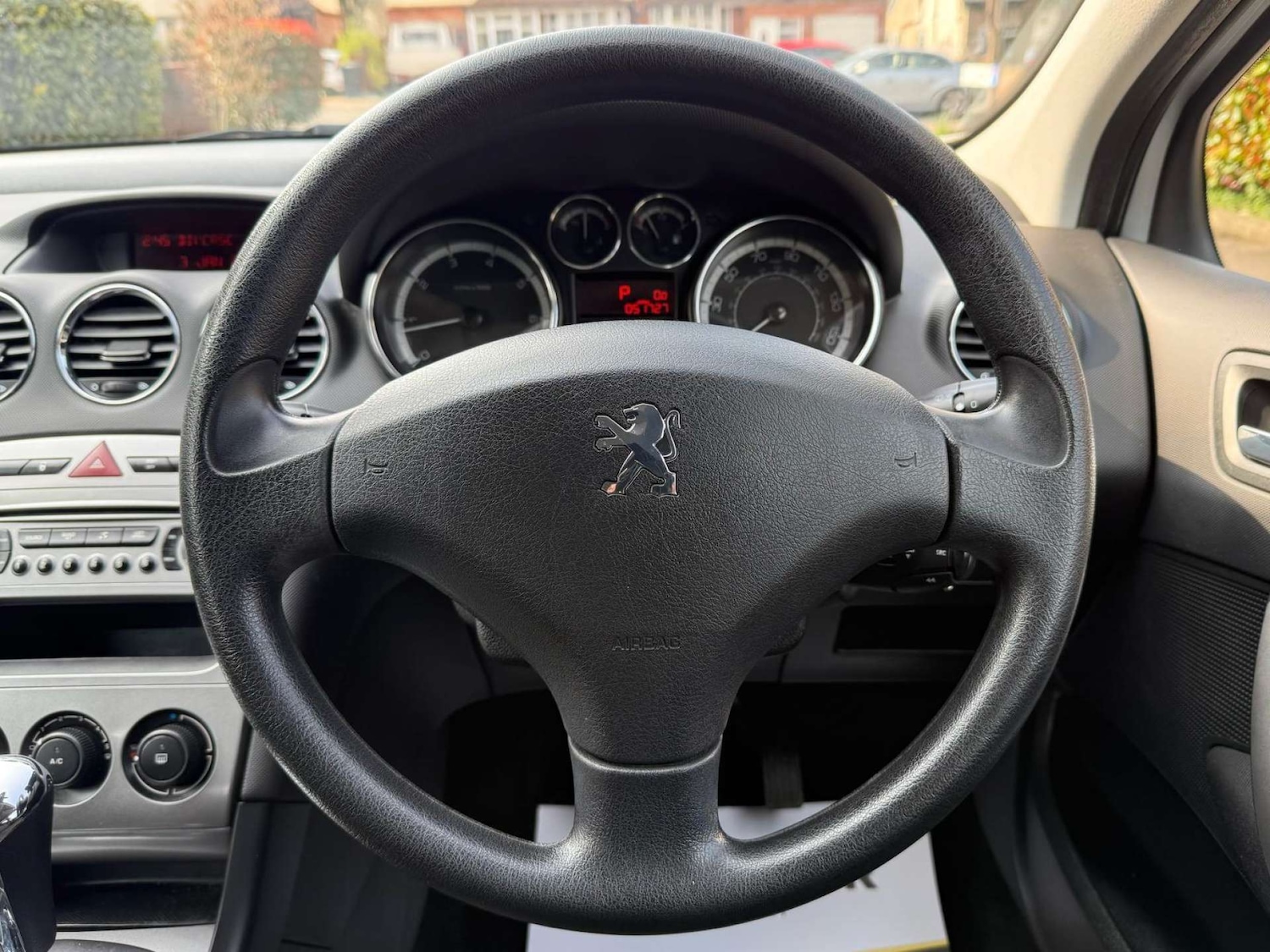 Used Peugeot 308 2010 for sale - 76565669: Photo 25