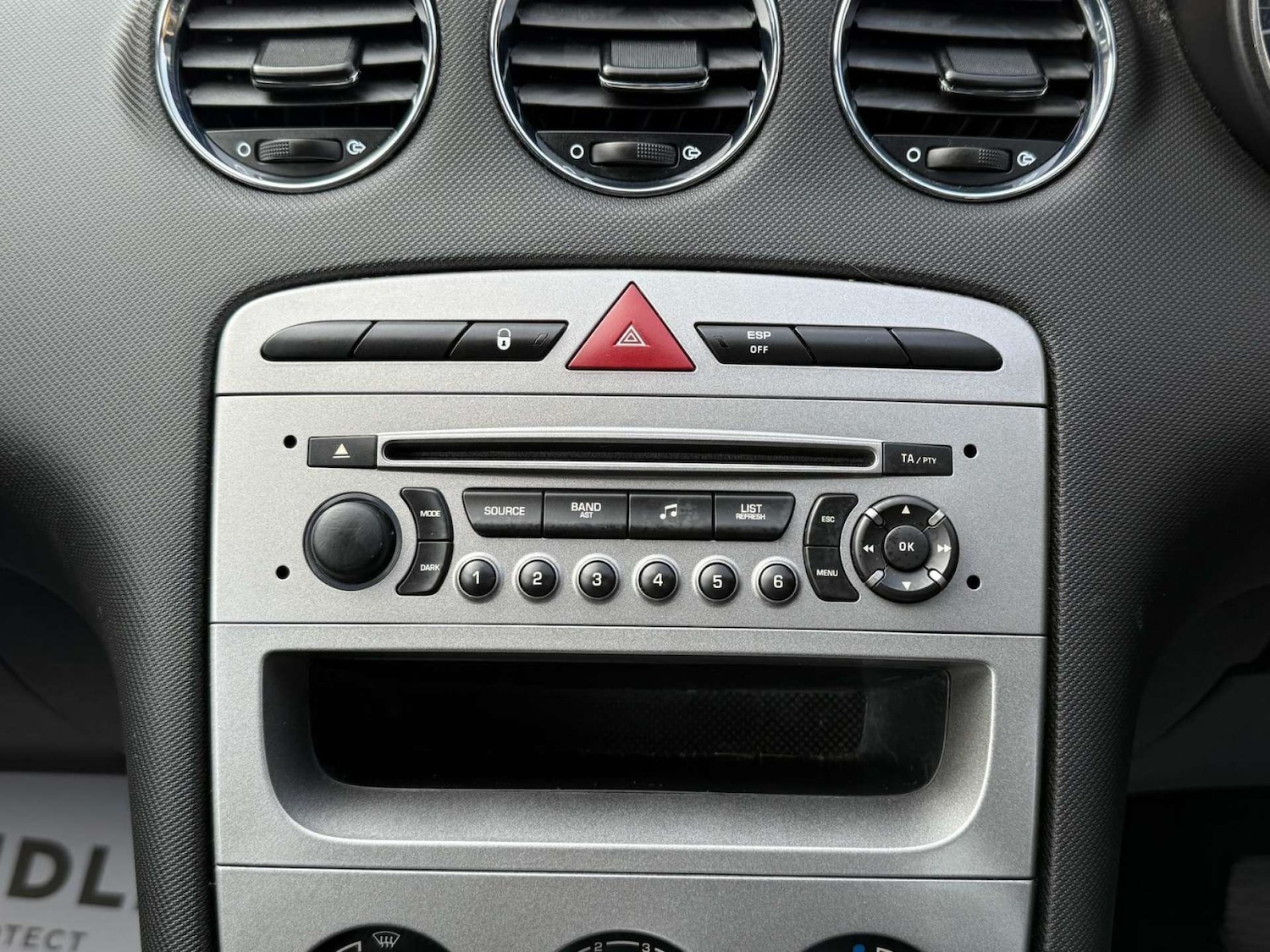 Used Peugeot 308 2010 for sale - 76565669: Photo 31