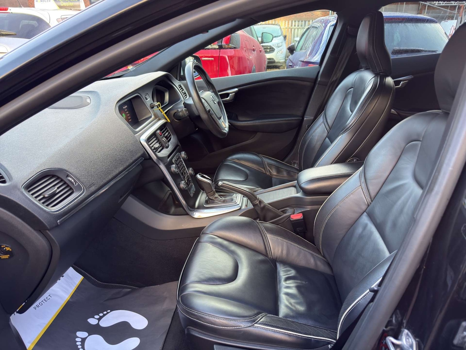 Used Volvo V40 2017 for sale - 76949884: Photo 17