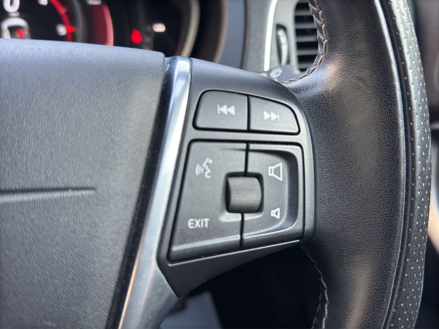 Used Volvo V40 2017 for sale - 76949884: Photo 33