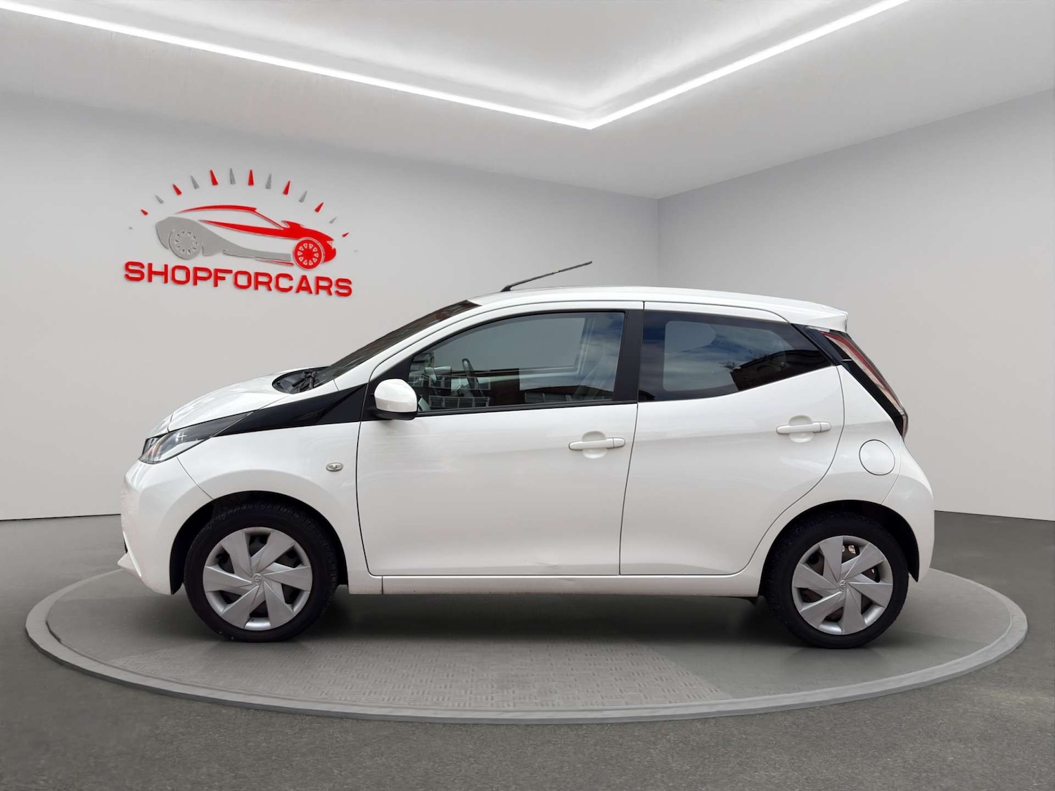 Used Toyota AYGO 2016 for sale - 76393359: Photo 10