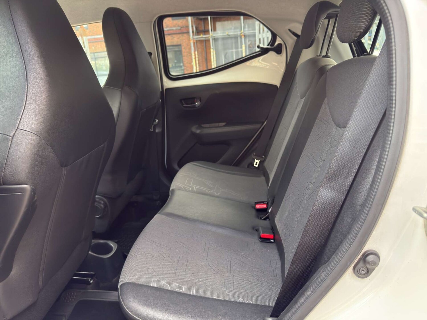 Used Toyota AYGO 2016 for sale - 76393359: Photo 26