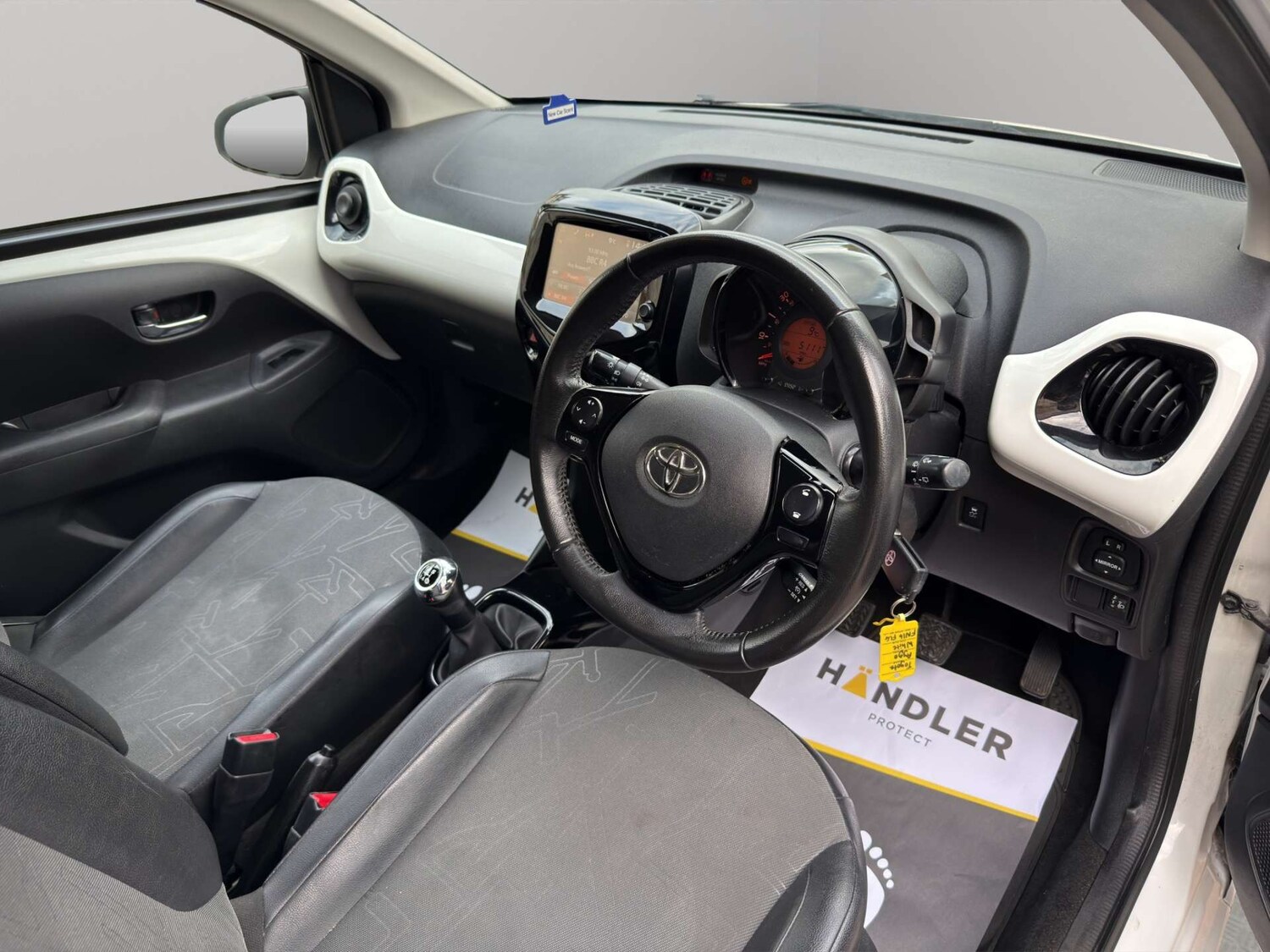 Used Toyota AYGO 2016 for sale - 76393359: Photo 28