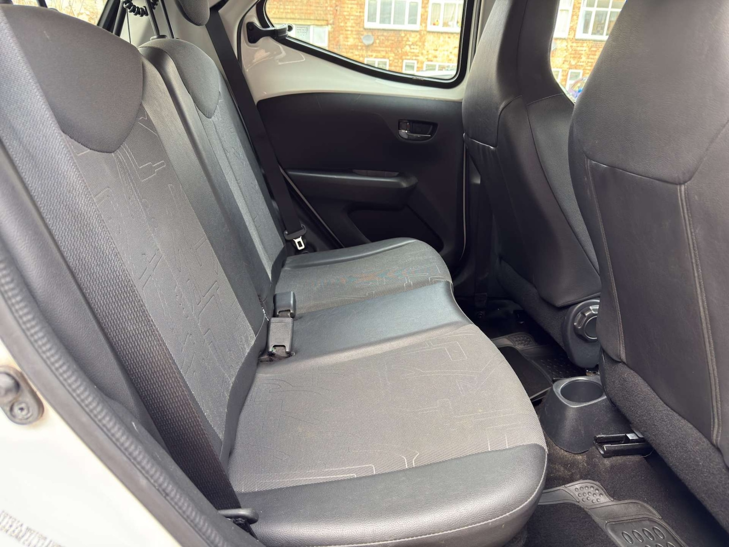 Used Toyota AYGO 2016 for sale - 76393359: Photo 39