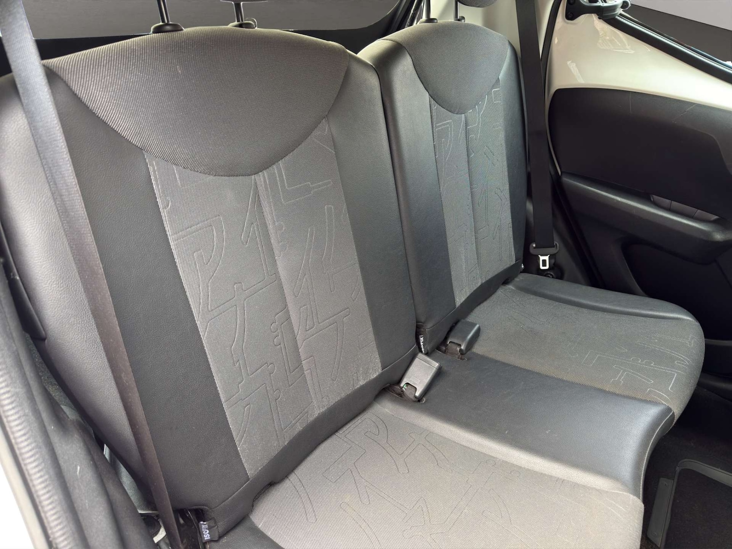 Used Toyota AYGO 2016 for sale - 76393359: Photo 40