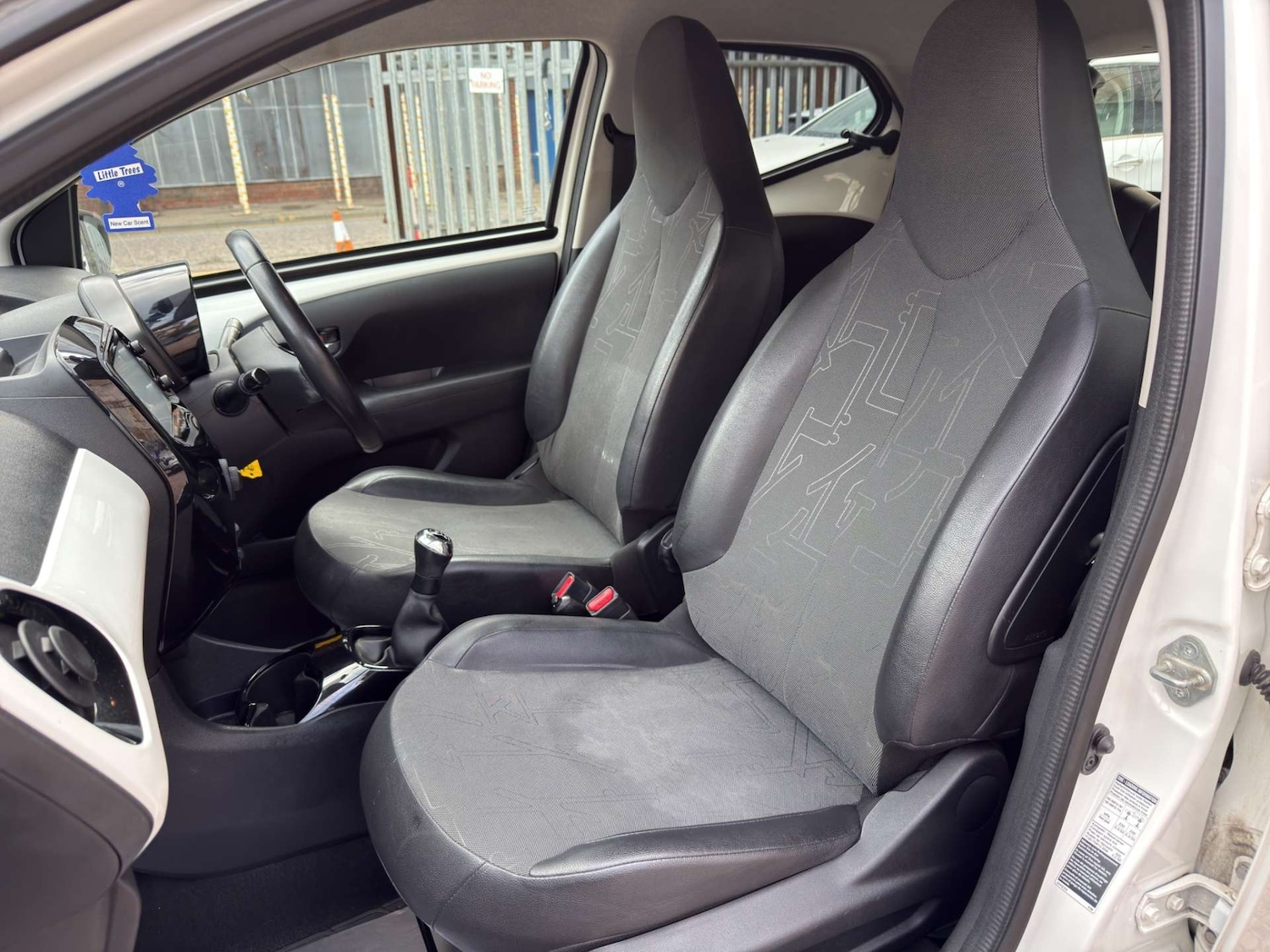 Used Toyota AYGO 2016 for sale - 76393359: Photo 42