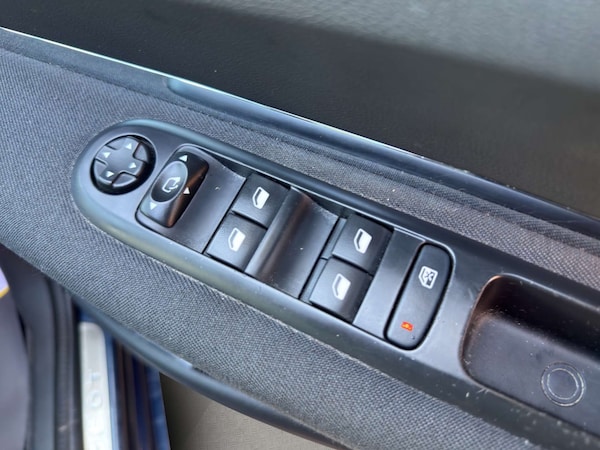 Used Peugeot 5008 2016 for sale - 76143231: Photo 40