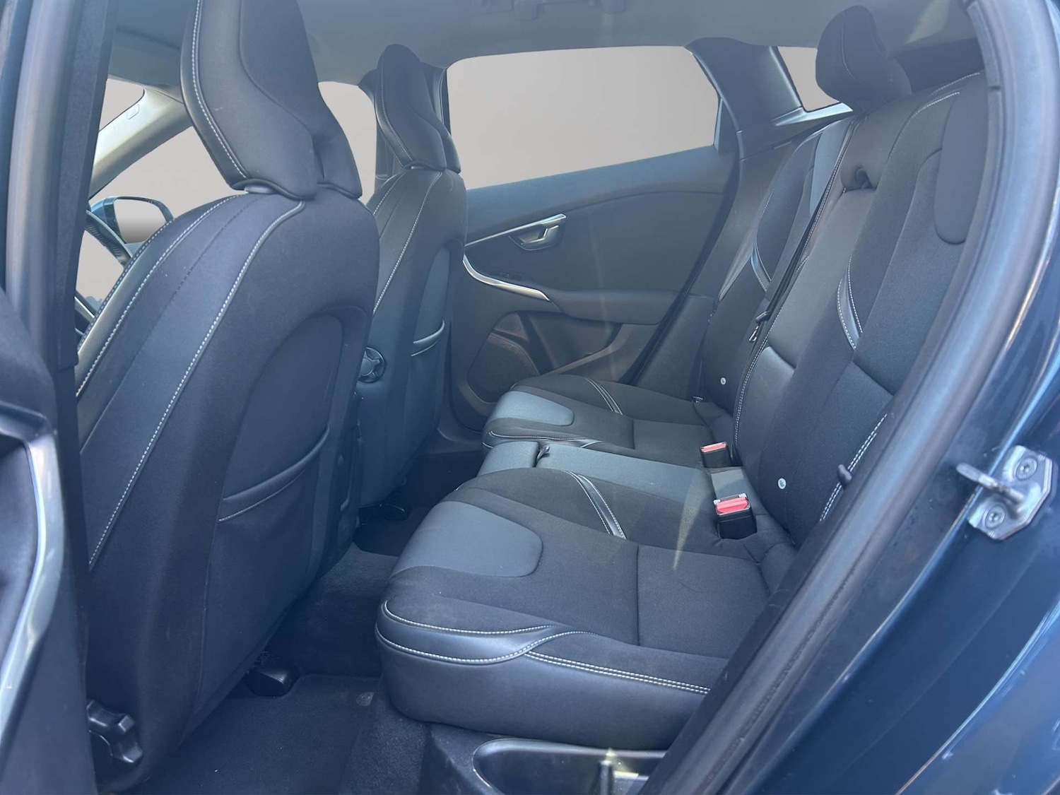 Used Volvo V40 2016 for sale - 77717777: Photo 17