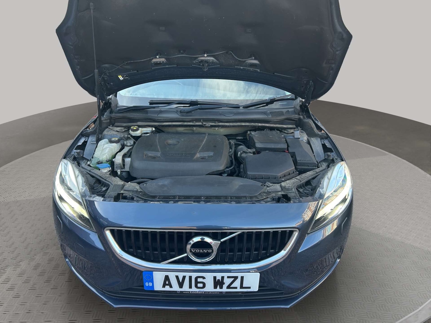 Used Volvo V40 2016 for sale - 77717777: Photo 2
