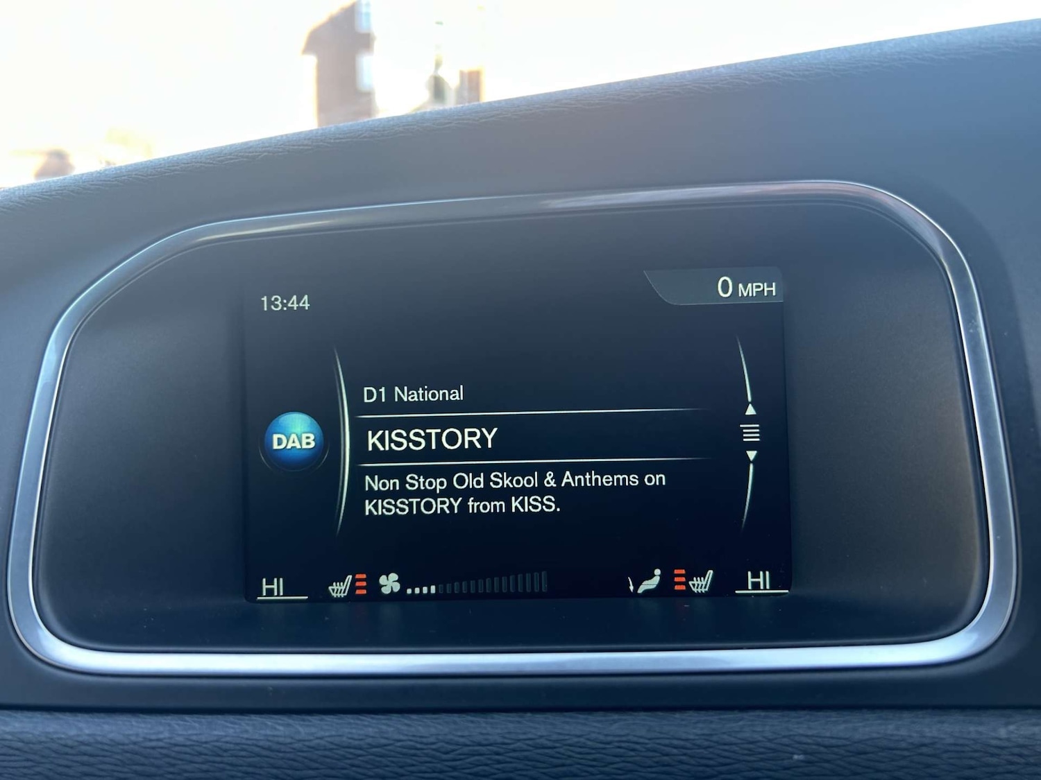 Used Volvo V40 2016 for sale - 77717777: Photo 29