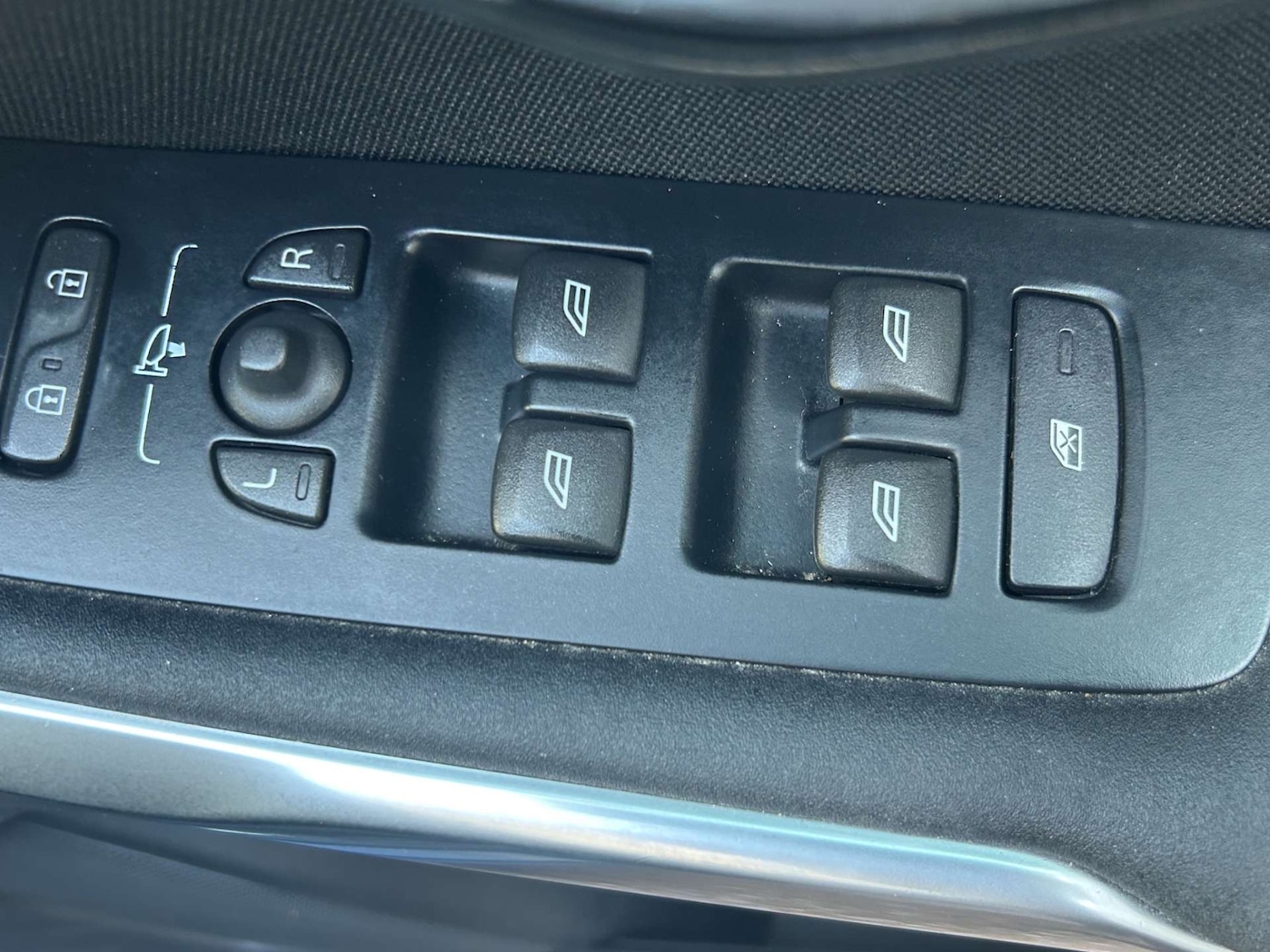 Used Volvo V40 2016 for sale - 77717777: Photo 37