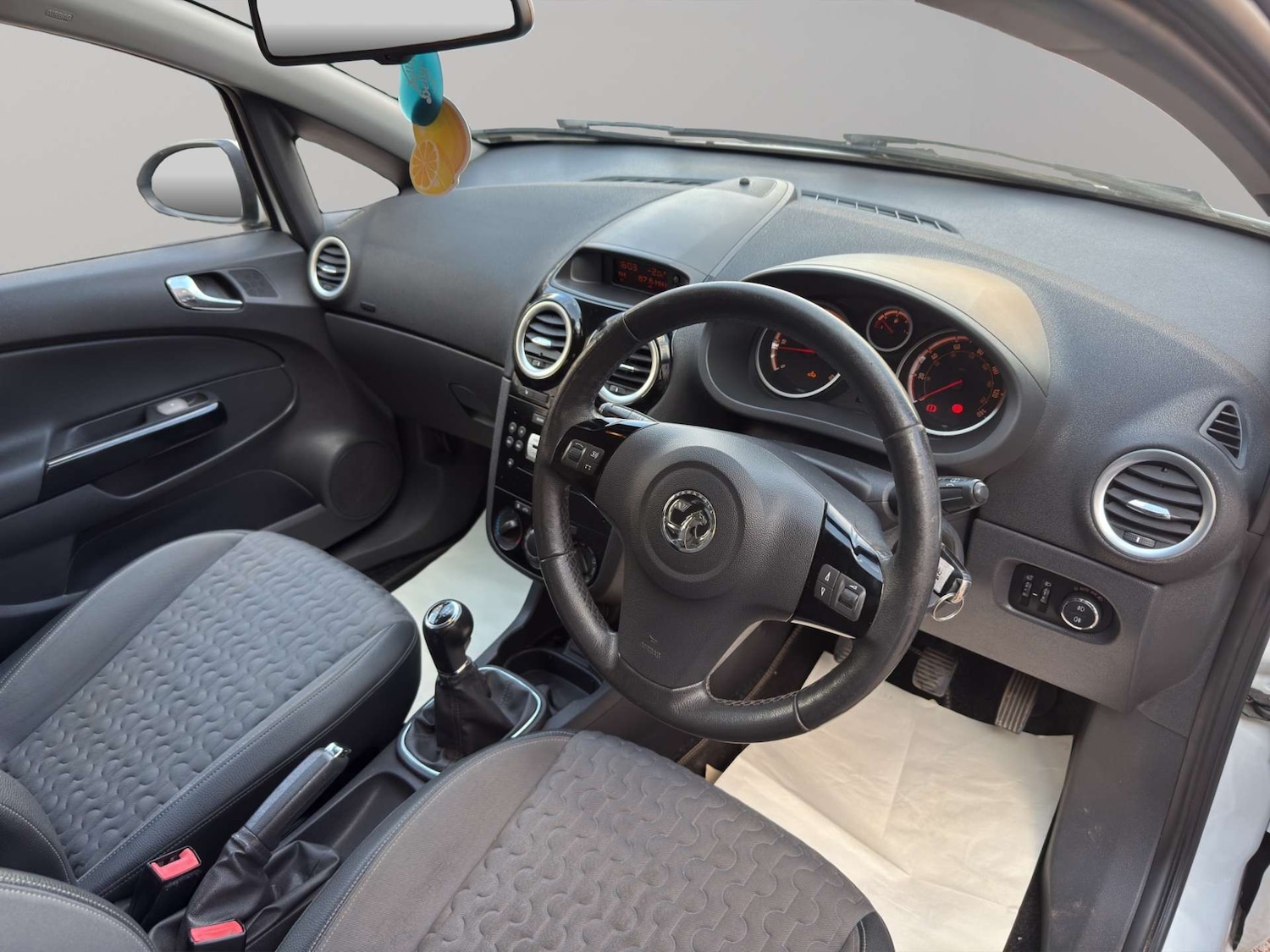 Vauxhall Corsa 2014 - 1.2 SE CDTI ecoFLEX 73 5dr - Image 12