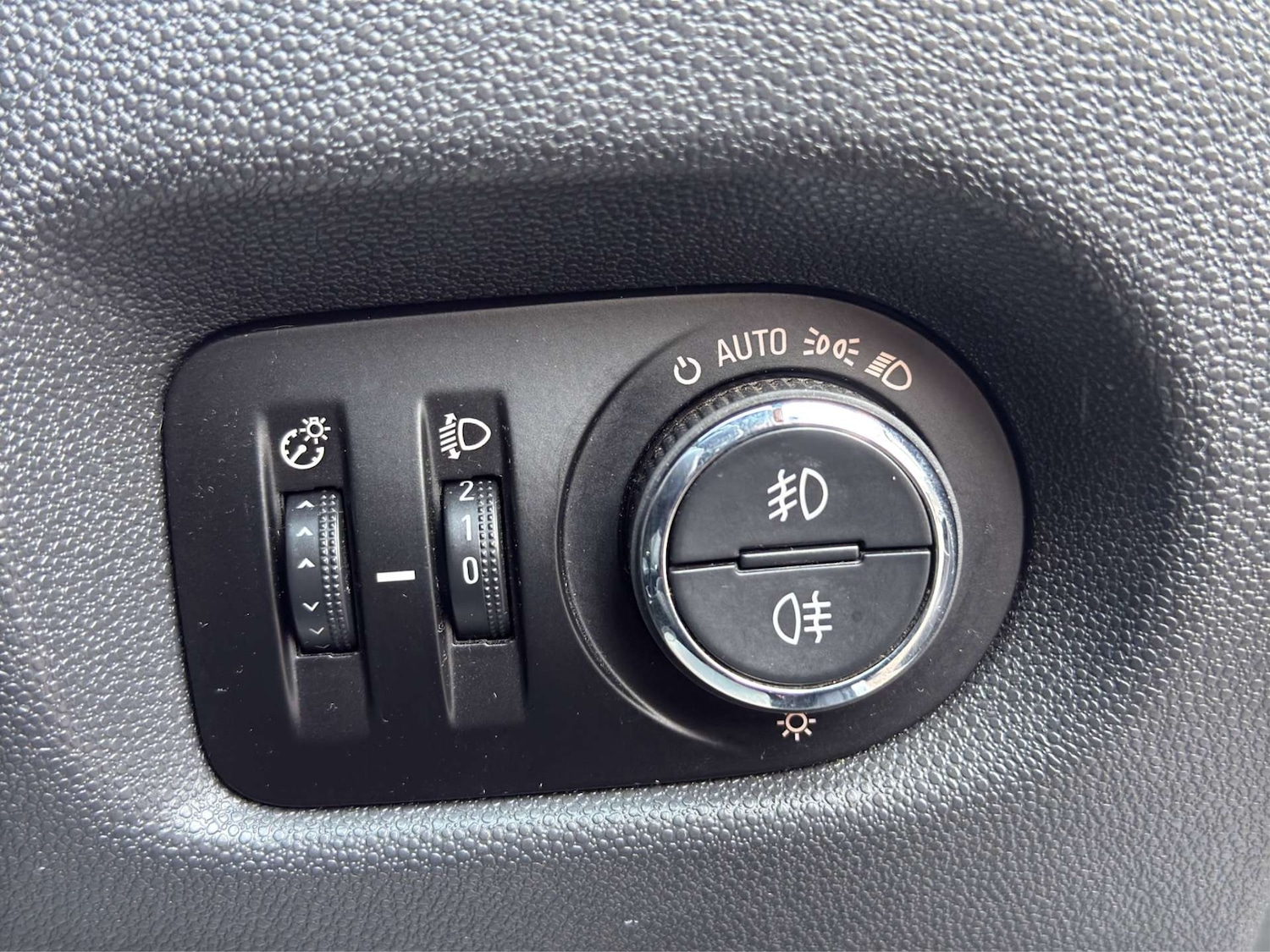 Vauxhall Corsa 2014 - 1.2 SE CDTI ecoFLEX 73 5dr - Image 32