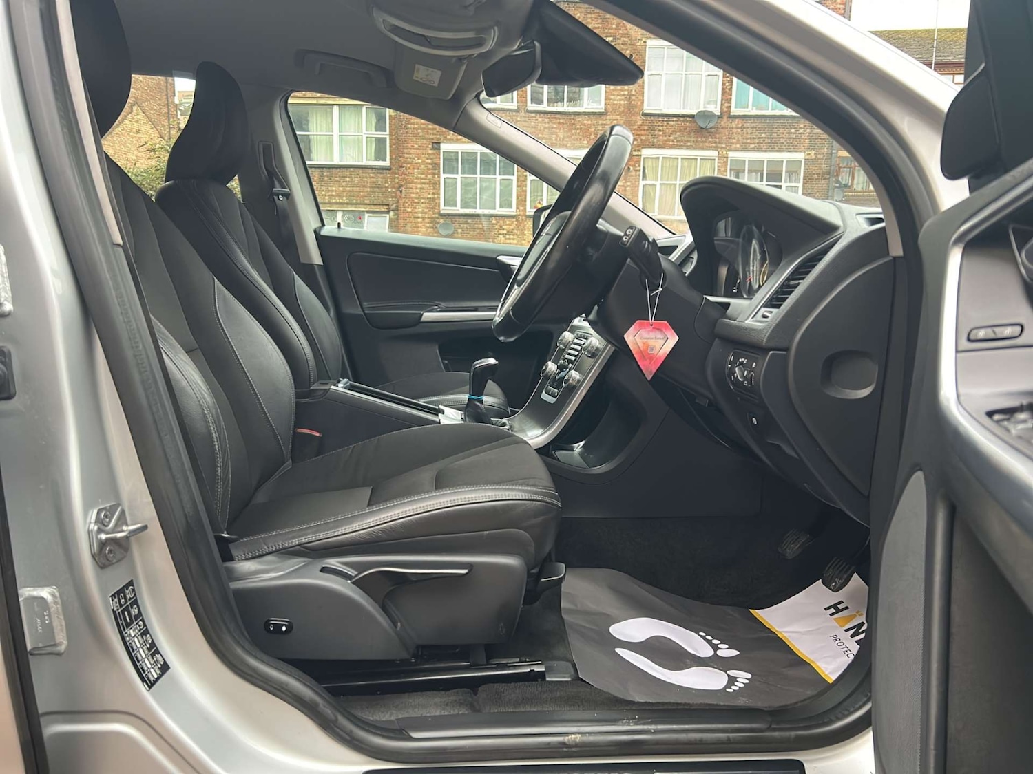 Used Volvo XC60 2015 for sale - 76629686: Photo 14