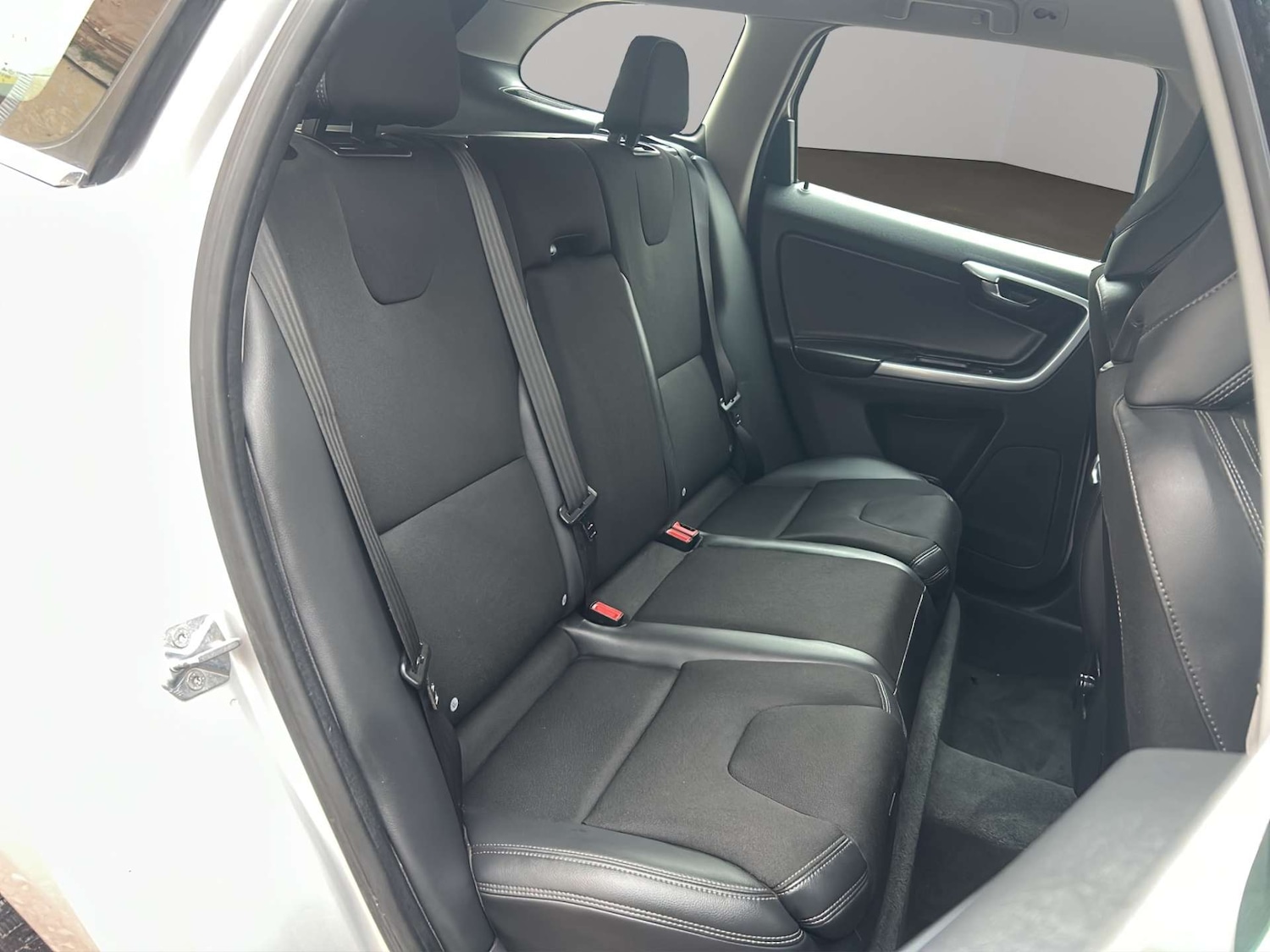 Used Volvo XC60 2015 for sale - 76629686: Photo 17