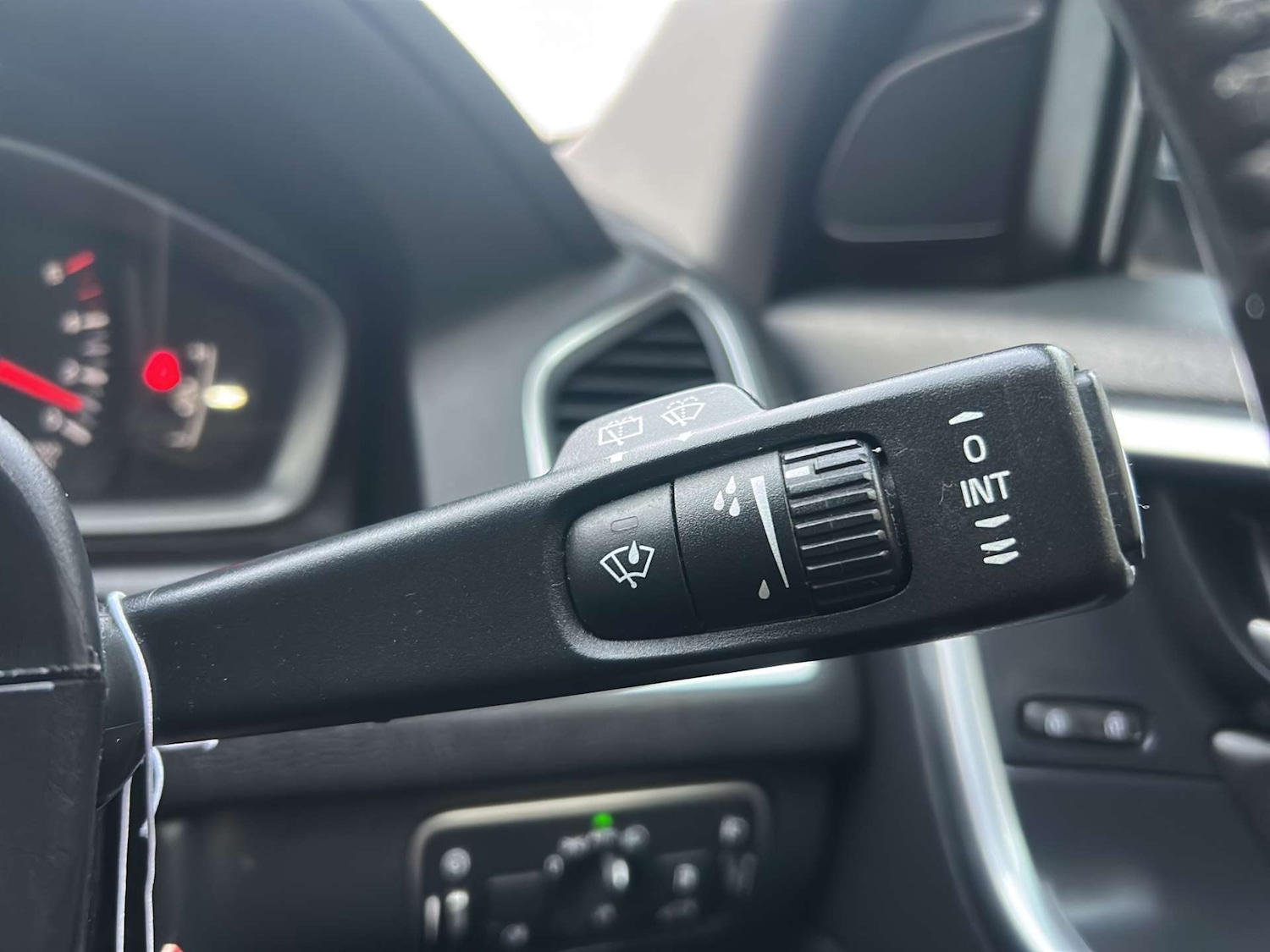 Used Volvo XC60 2015 for sale - 76629686: Photo 32