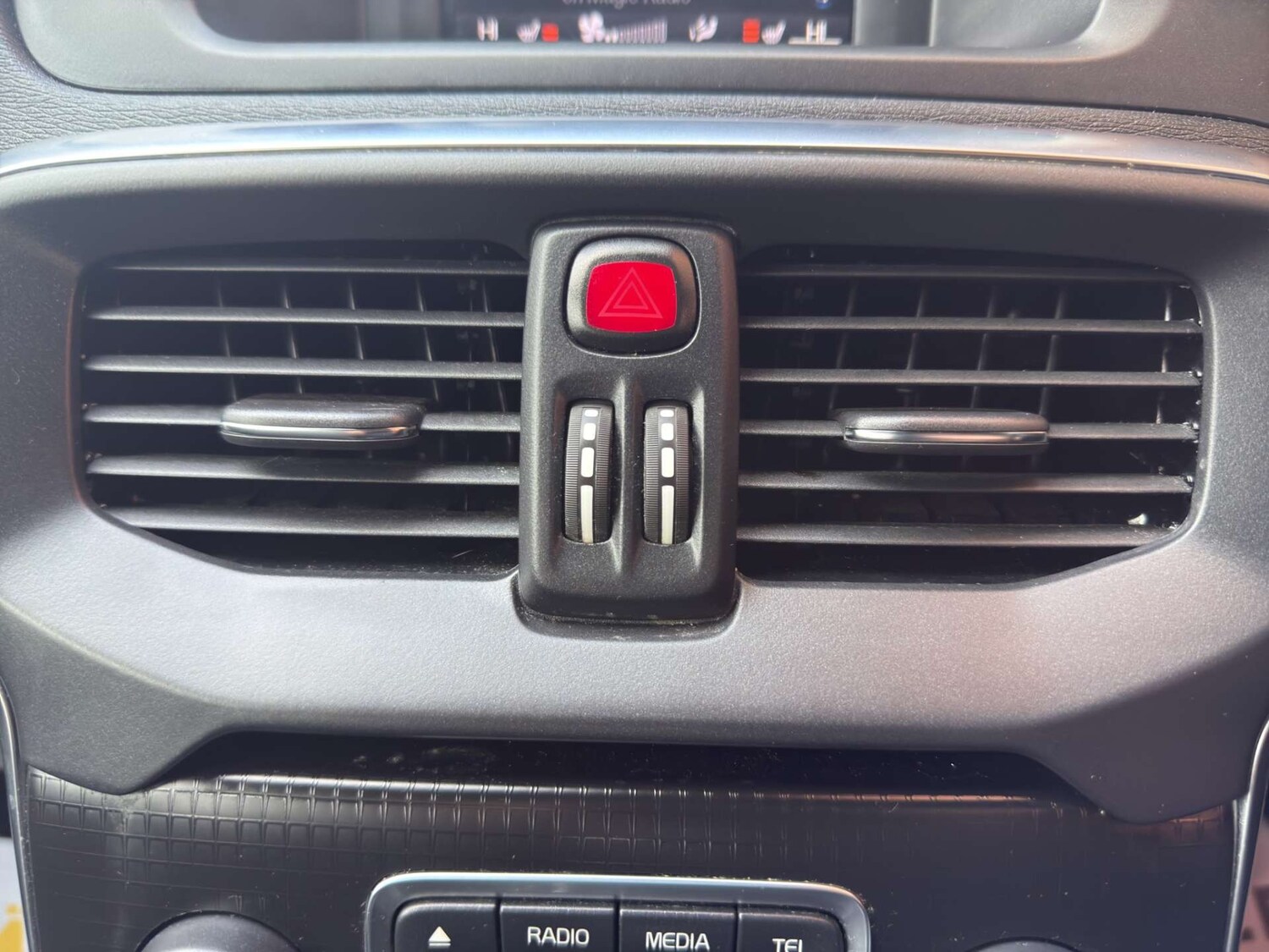 Used Volvo V40 2017 for sale - 77551275: Photo 26