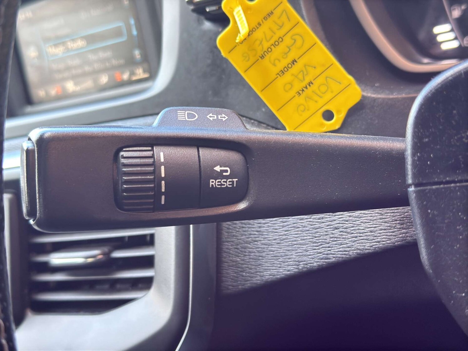 Used Volvo V40 2017 for sale - 77551275: Photo 29