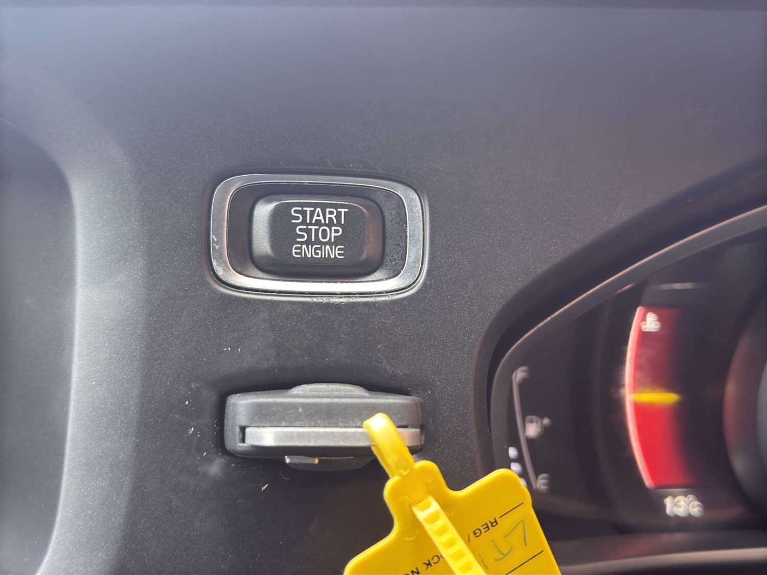 Used Volvo V40 2017 for sale - 77551275: Photo 33