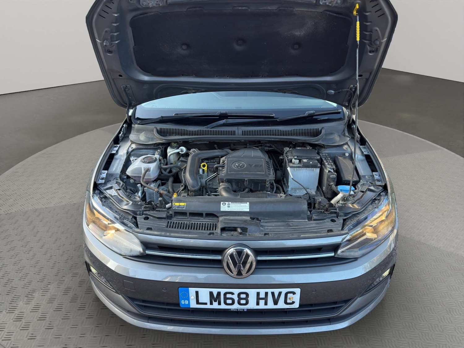 Used Volkswagen Polo 2018 for sale - 76737880: Photo 2