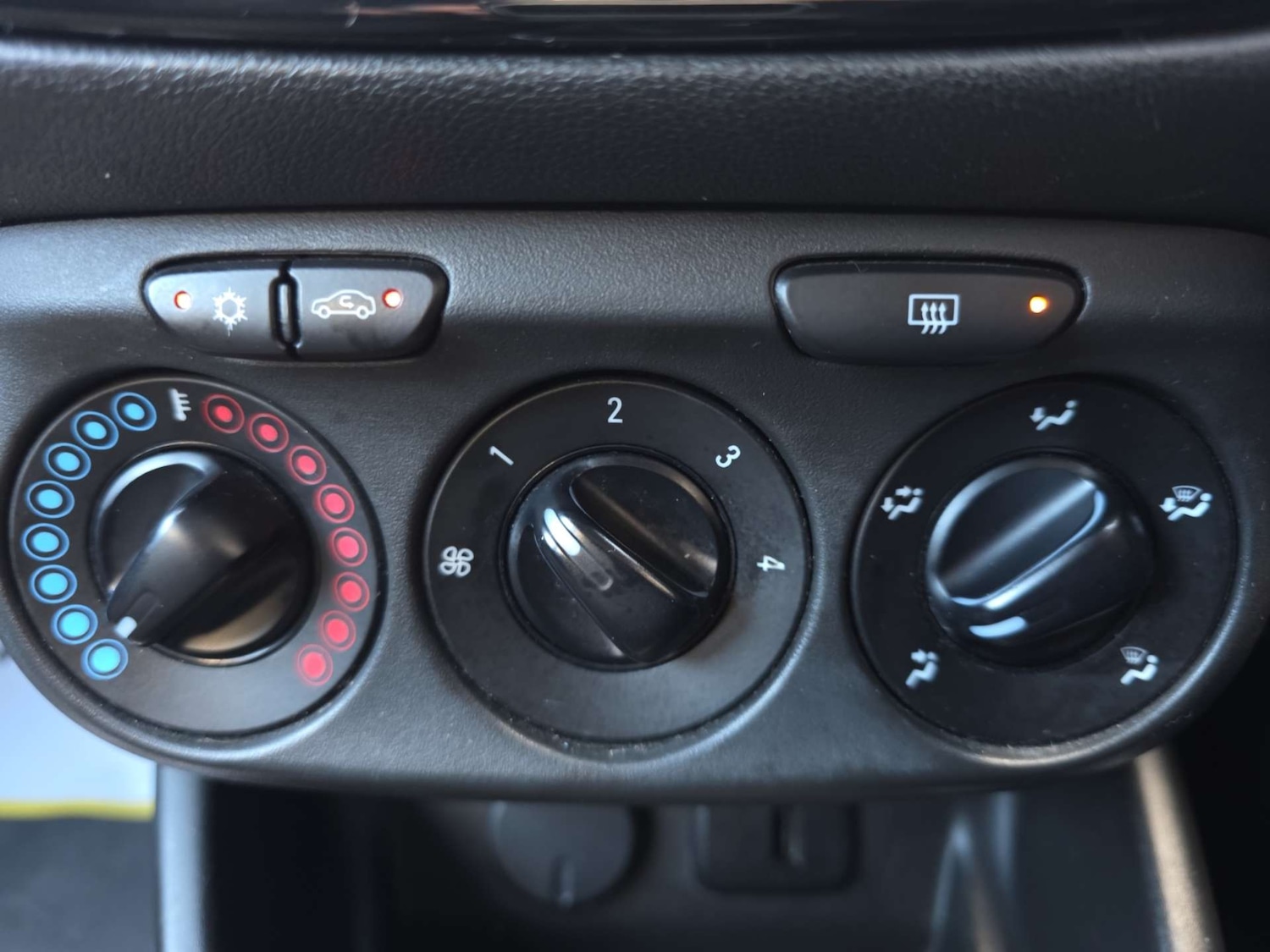 Used Vauxhall Corsa 2016 for sale - 76251646: Photo 25