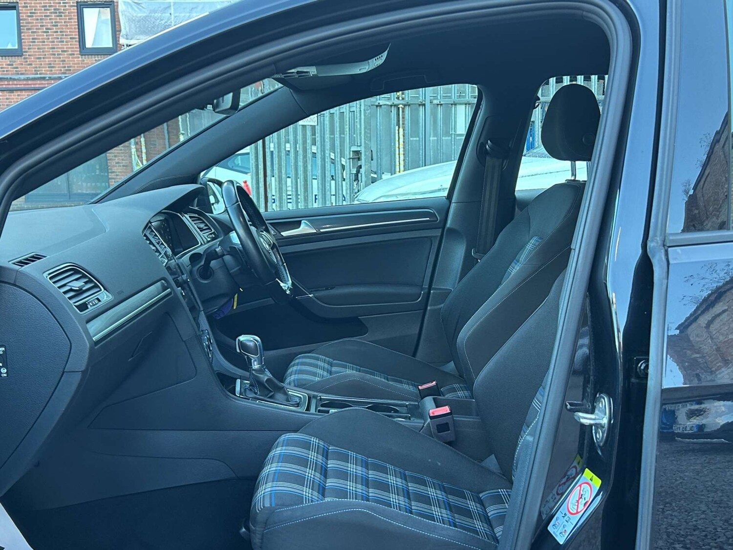 Used Volkswagen Golf 2017 for sale - 77437512: Photo 18