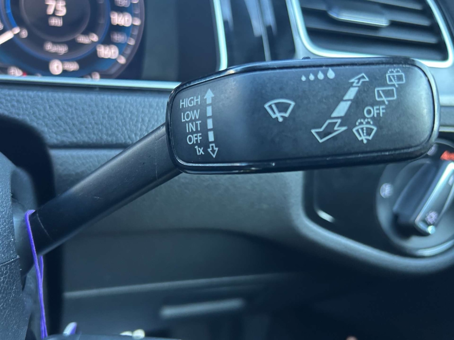 Used Volkswagen Golf 2017 for sale - 77437512: Photo 38