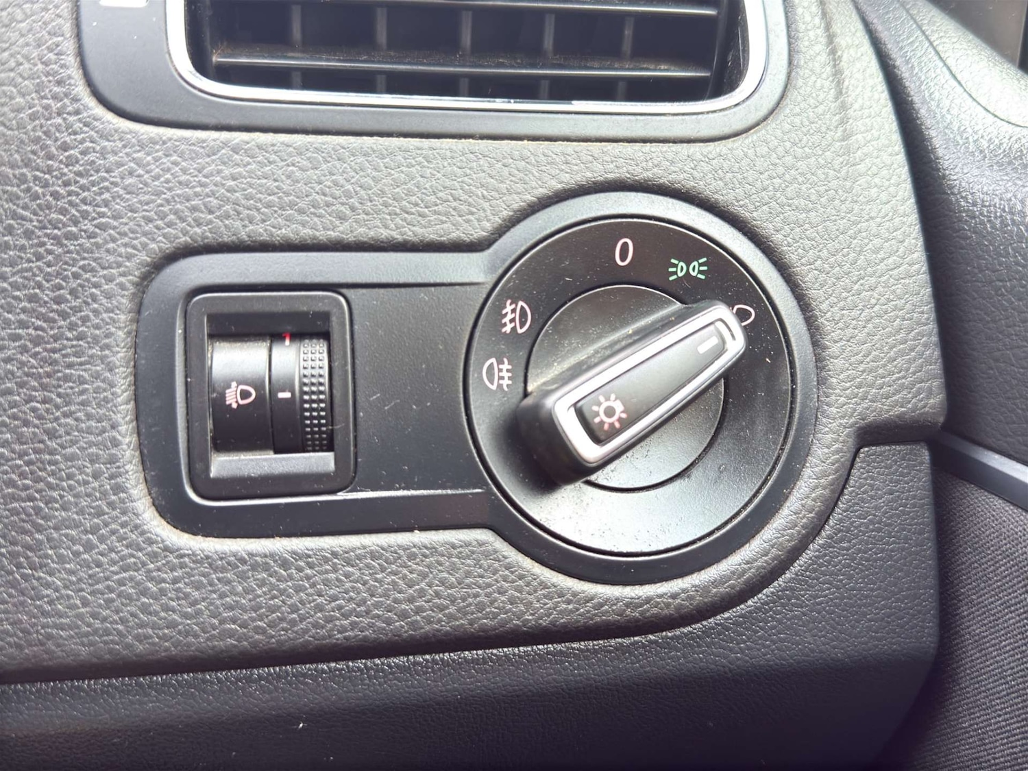 Used Volkswagen Polo 2016 for sale - 77241505: Photo 23