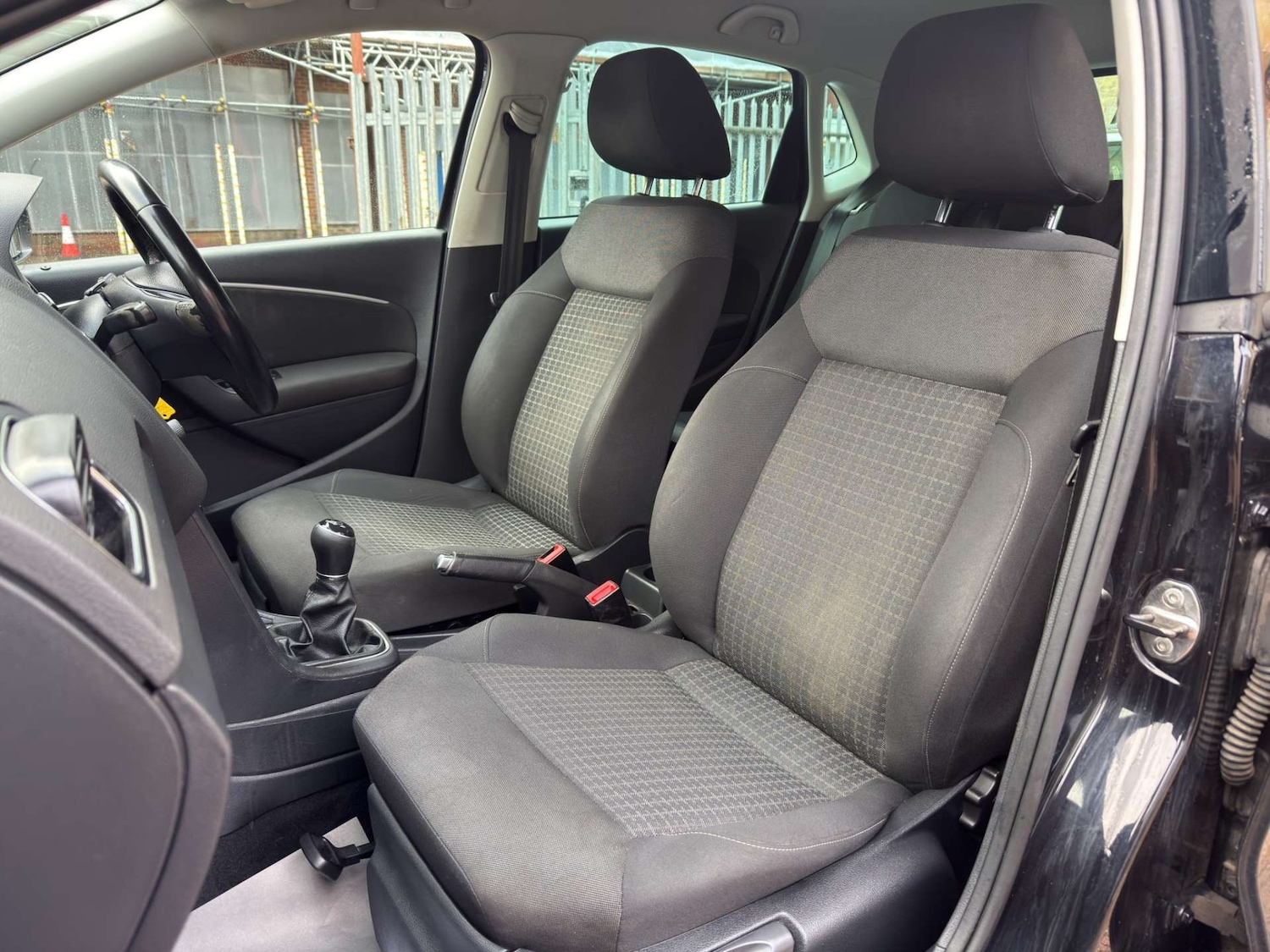 Used Volkswagen Polo 2016 for sale - 77241505: Photo 38