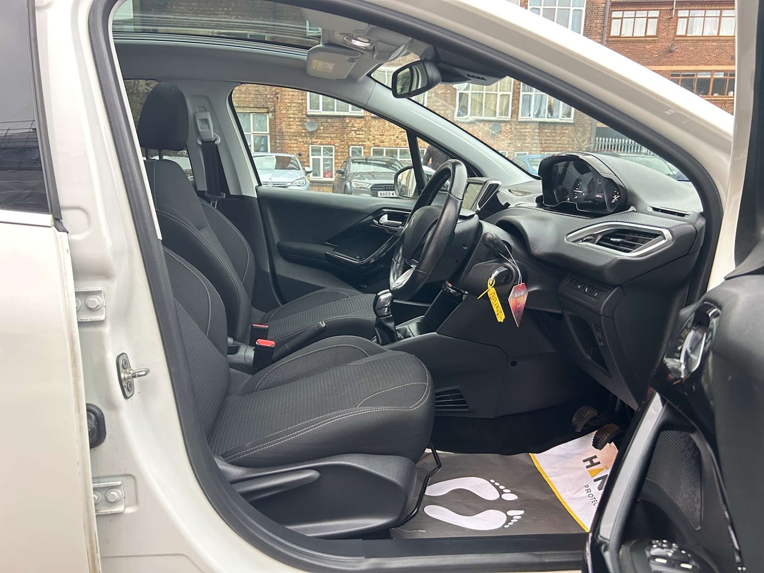 Used Peugeot 208 2019 for sale - 77047460: Photo 12