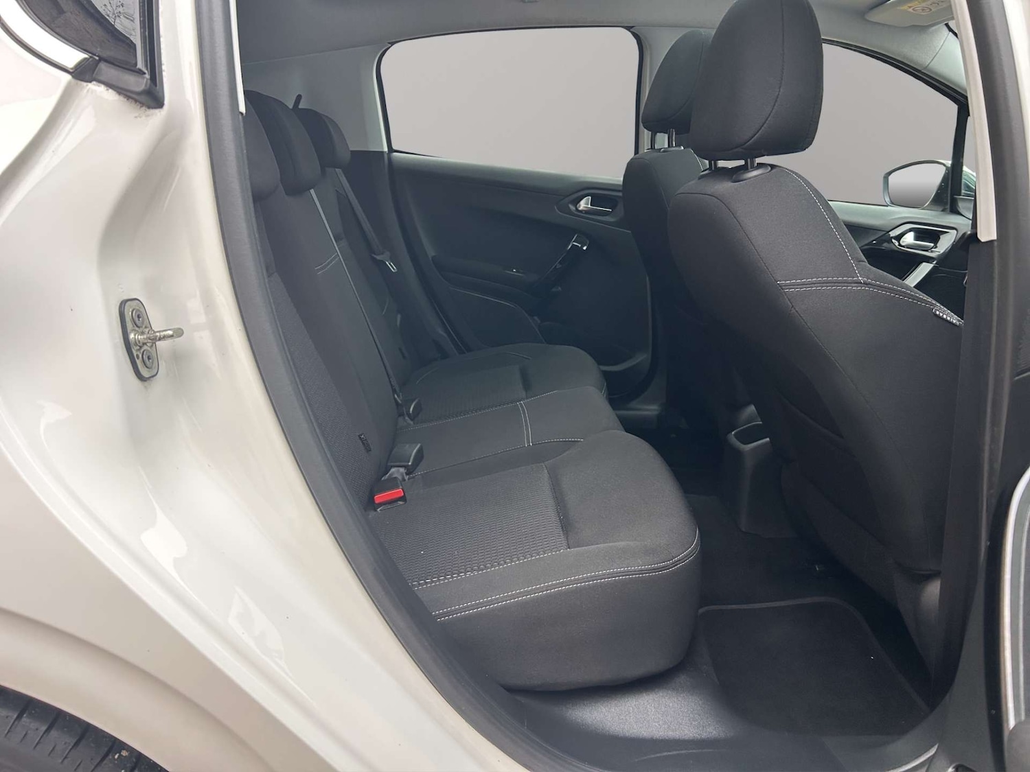 Used Peugeot 208 2019 for sale - 77047460: Photo 14