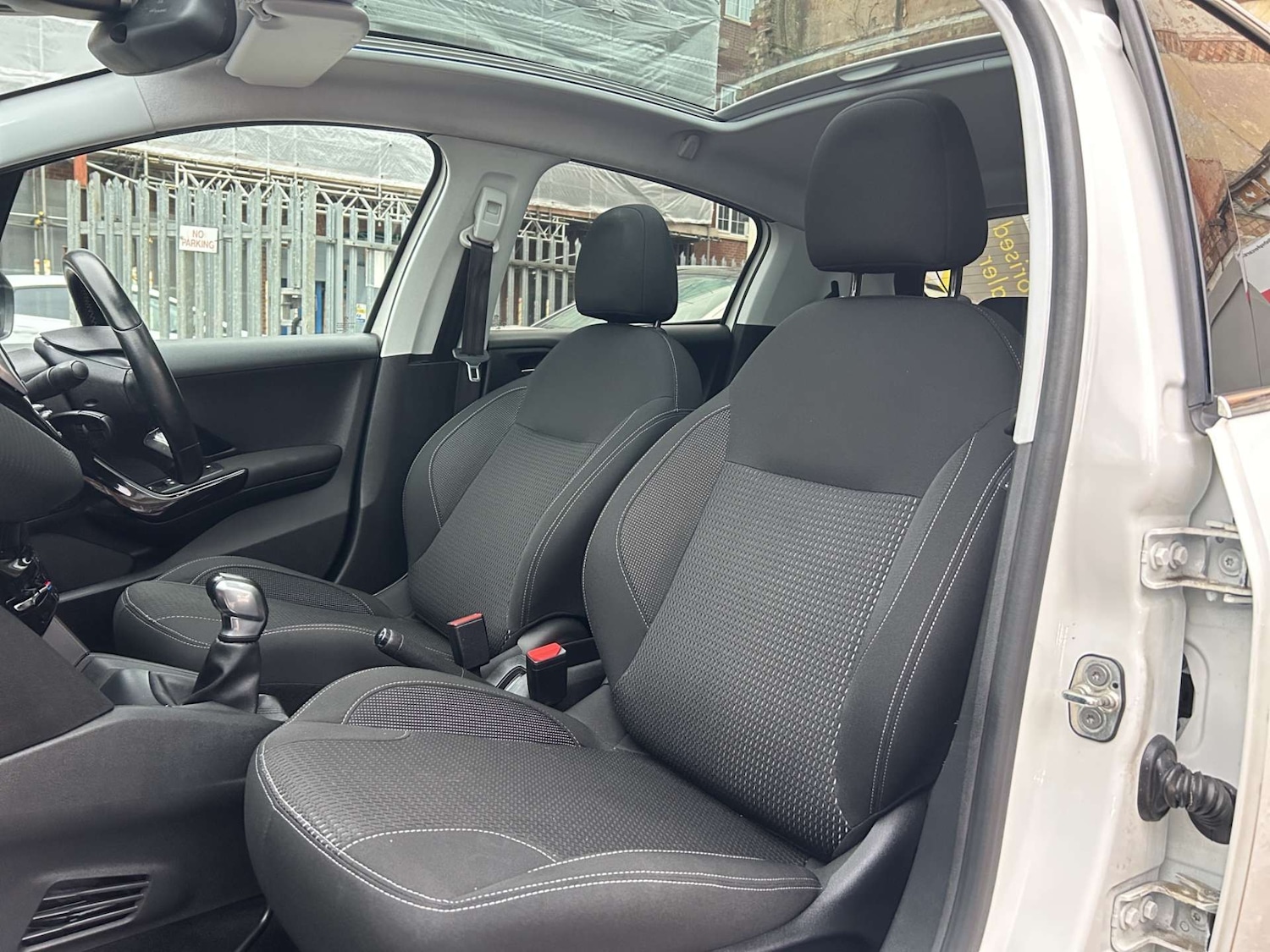 Used Peugeot 208 2019 for sale - 77047460: Photo 18