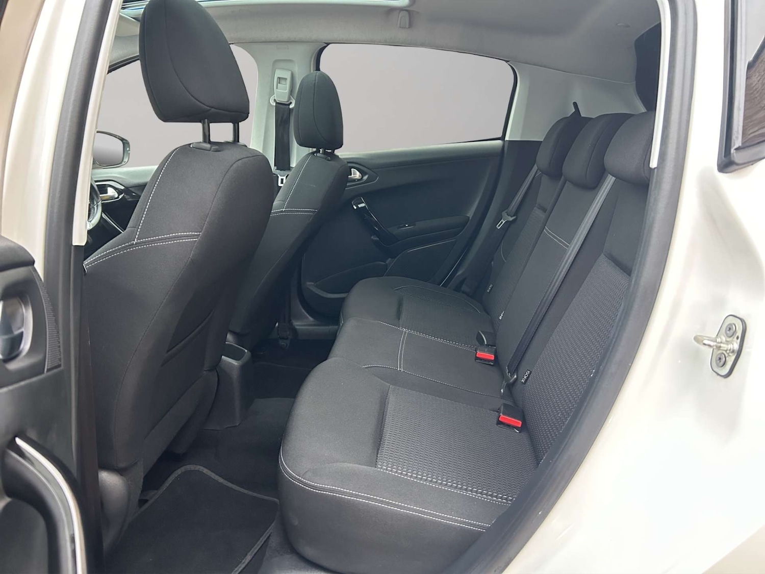 Used Peugeot 208 2019 for sale - 77047460: Photo 19