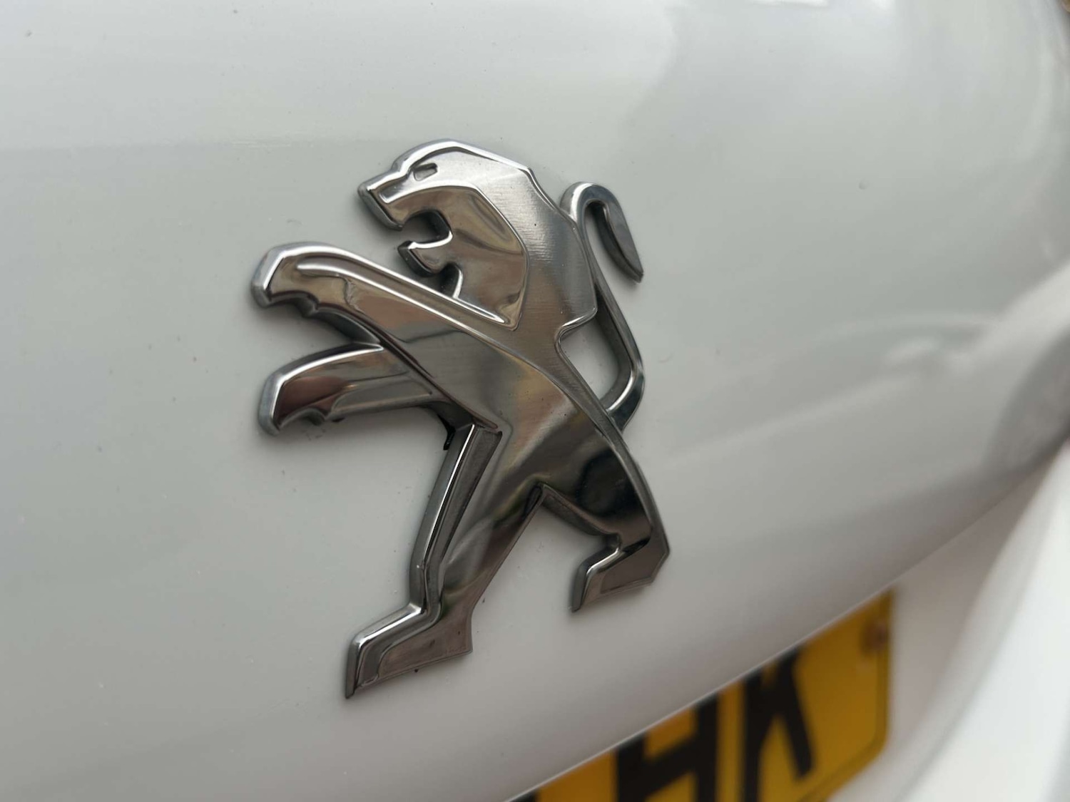 Used Peugeot 208 2019 for sale - 77047460: Photo 48