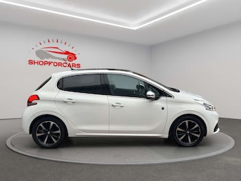 Used Peugeot 208 2019 for sale - 77047460: Photo