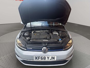 Used Volkswagen Golf 2019 for sale - 78837932: Photo