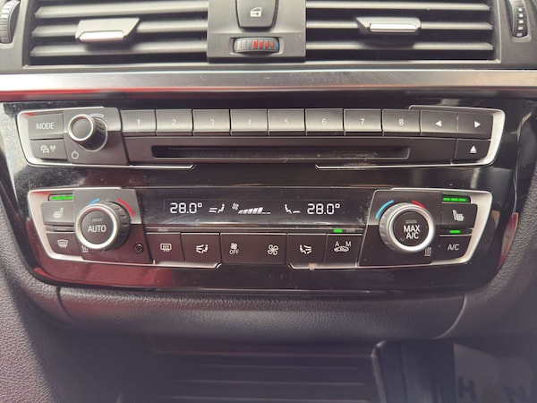 Used BMW 3 Series 2018 for sale - 76313290: Photo 32