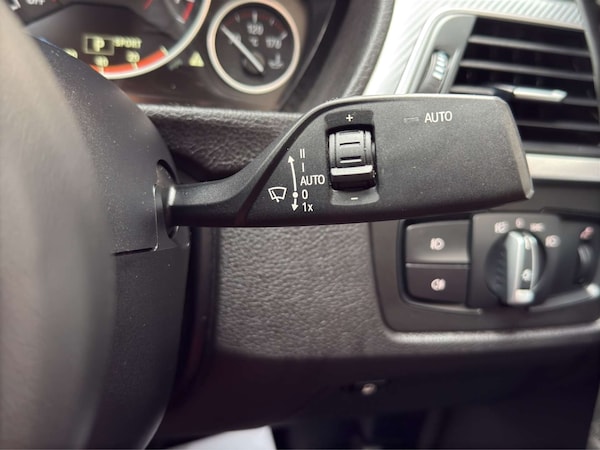Used BMW 3 Series 2018 for sale - 76313290: Photo 38