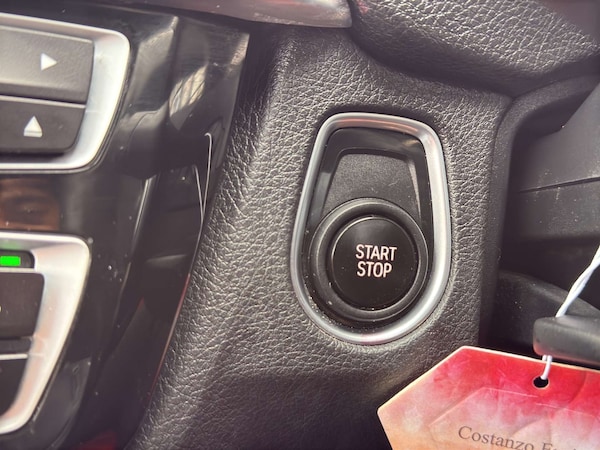 Used BMW 3 Series 2018 for sale - 76313290: Photo 45