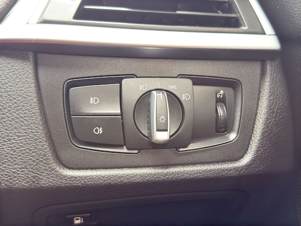 Used BMW 3 Series 2018 for sale - 76313290: Photo 46