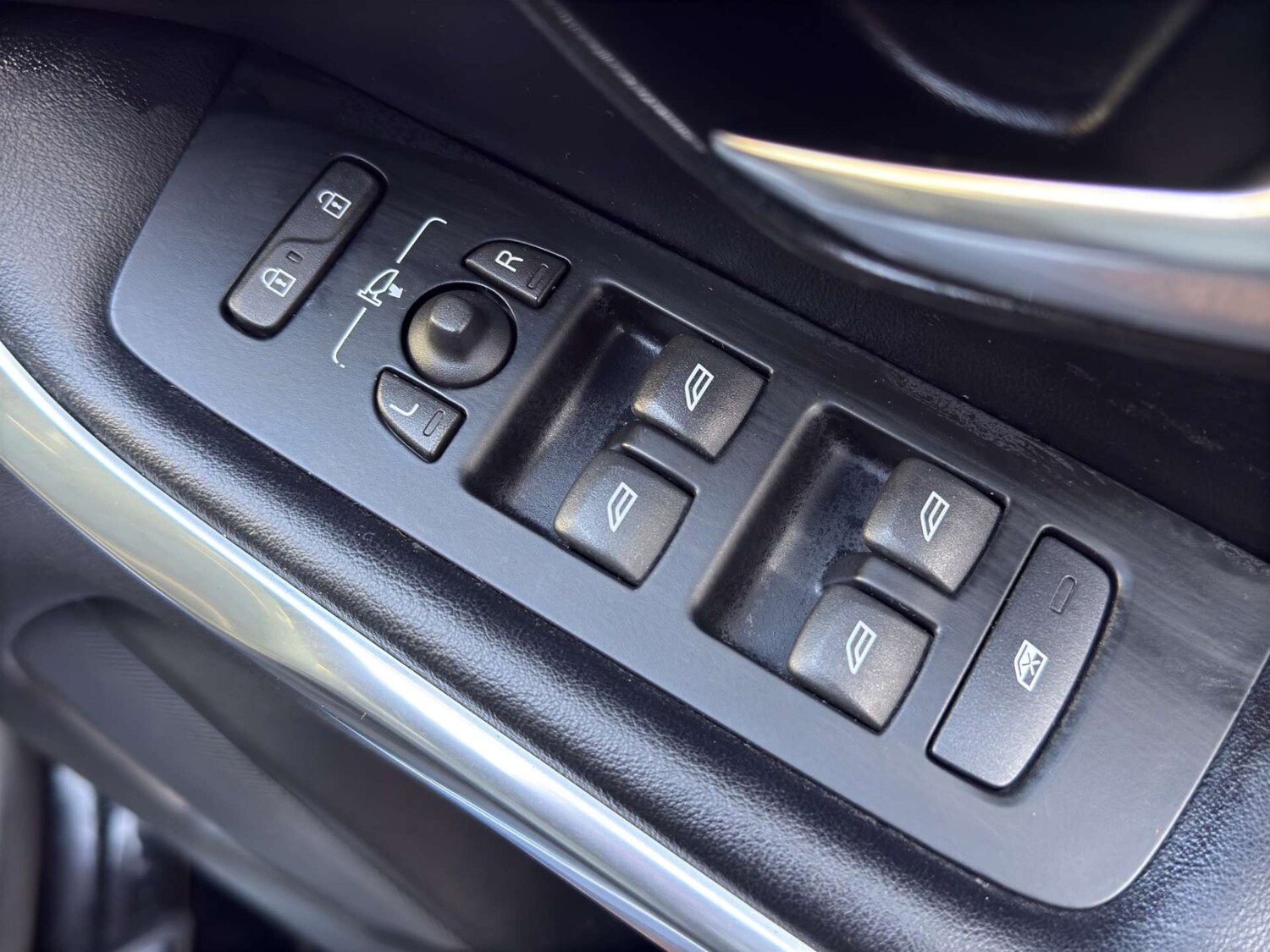 Used Volvo V40 2017 for sale - 77477809: Photo 30